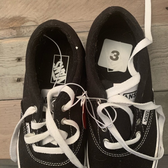 Vans - Picture 4 of 4